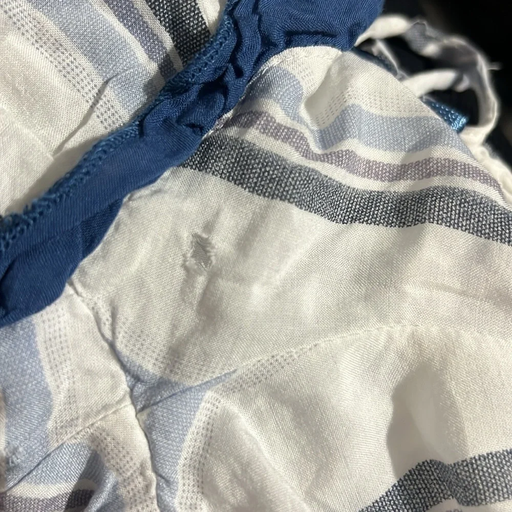 Surf Gypsy Shorts Cover Up Size Small Rayon Ruffles Smocked Tassel New Blue Whit